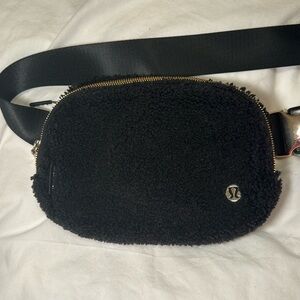 Lululemon Sherpa Everywhere Belt Bag 1L Black/Gold